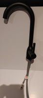 Moen Adler 87233BL robinet de cuisine a bec rétractable