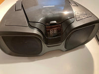 Sylvania CD Radio Boombox Modèle SRCD1037BT-BLACK/TITANIUM